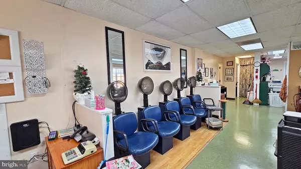 Alexandria, VA 22308,1900 ELKIN ST #1