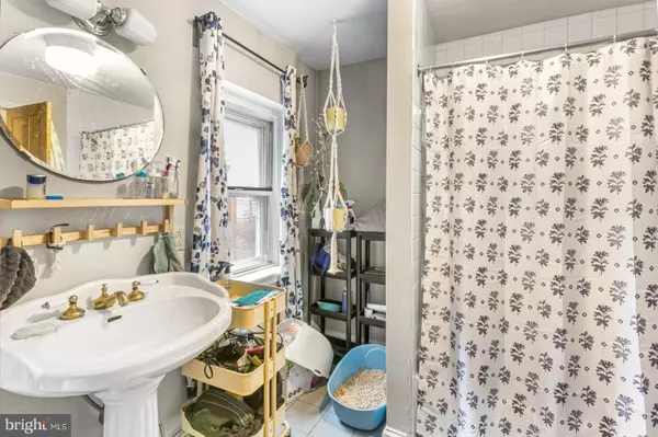 Philadelphia, PA 19147,214 MONROE ST #REAR