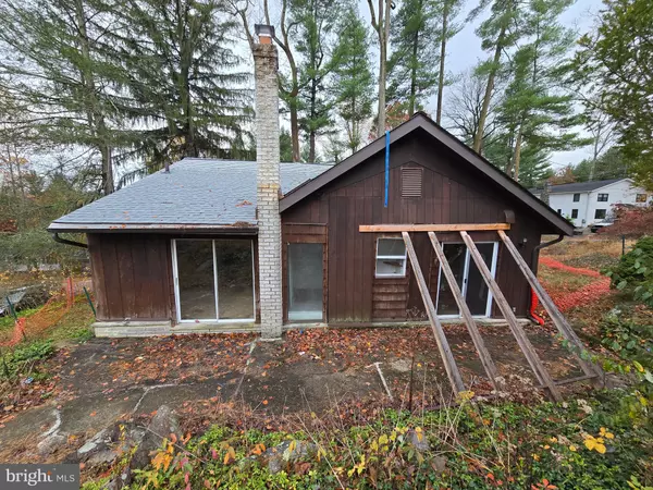 Newtown Square, PA 19073,11 SPRUCE RD