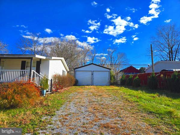 Falling Waters, WV 25419,196 & 214 FOSTER DR