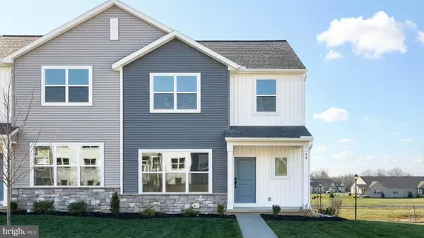 64 N CONIFER DR, Elizabethtown, PA 17022