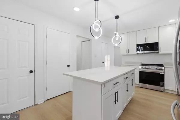 Upper Marlboro, MD 20774,402 RED LEAF CT