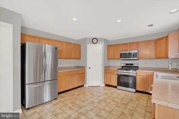 York, PA 17402,735 CLYDESDALE DR