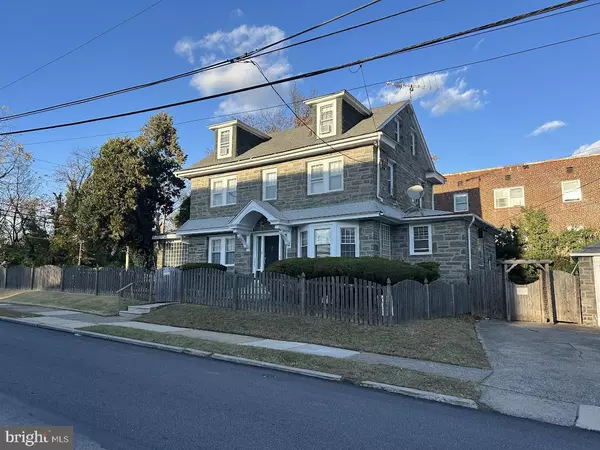 1806 GARRETT RD, Lansdowne, PA 19050