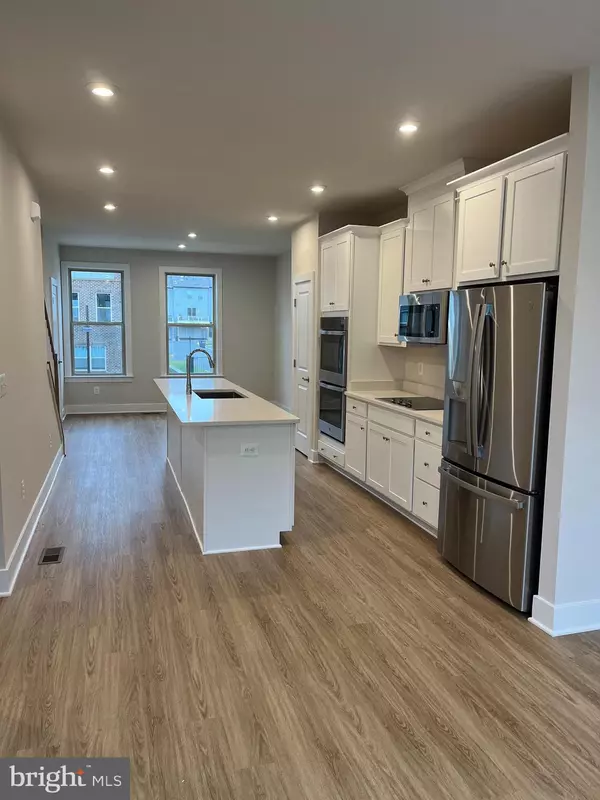 Manassas, VA 20109,8883 CURIE ST