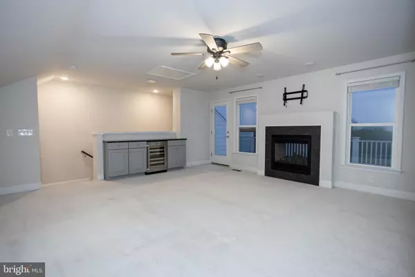 Dumfries, VA 22026,17137 BRANCHED OAK RD