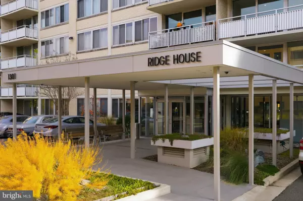 Arlington, VA 22202,1301 S ARLINGTON RIDGE RD #610