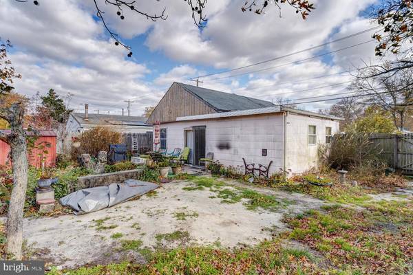 Little Egg Harbor Twp, NJ 08087,886 RADIO RD