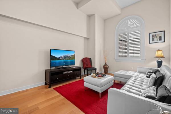 Washington, DC 20004,631 D ST NW #128