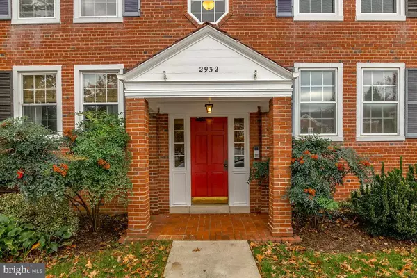 2932 S BUCHANAN ST #B2, Arlington, VA 22206