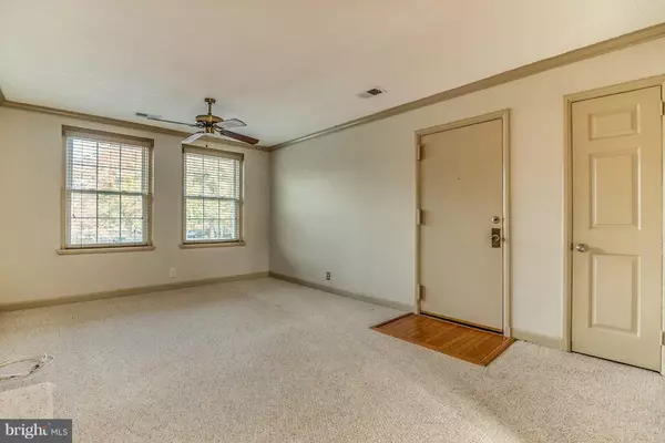 Arlington, VA 22206,2932 S BUCHANAN ST #B2