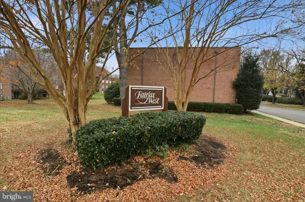 Fairfax, VA 22030,10721 WEST DR #302