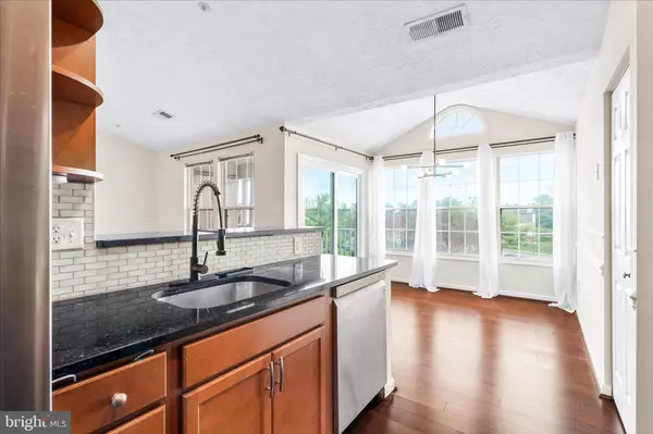 Frederick, MD 21703,5640 WADE CT #J