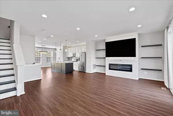 Manassas, VA 20110,8182 BROAD PL