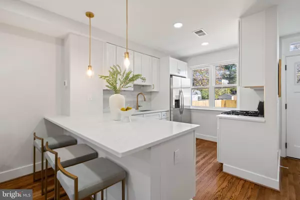 Alexandria, VA 22305,3013 MANNING ST