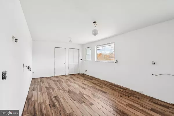 New Egypt, NJ 08533,8 INMAN RD