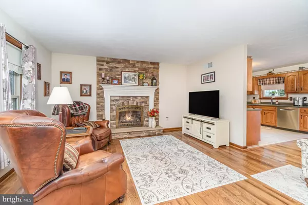 New Oxford, PA 17350,34 CHINKAPIN DR