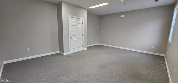 Lewes, DE 19958,17577 NASSAU COMMONS BLVD #204