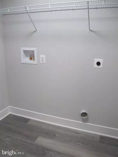 Colonial Beach, VA 22443,184 POPLAR LN