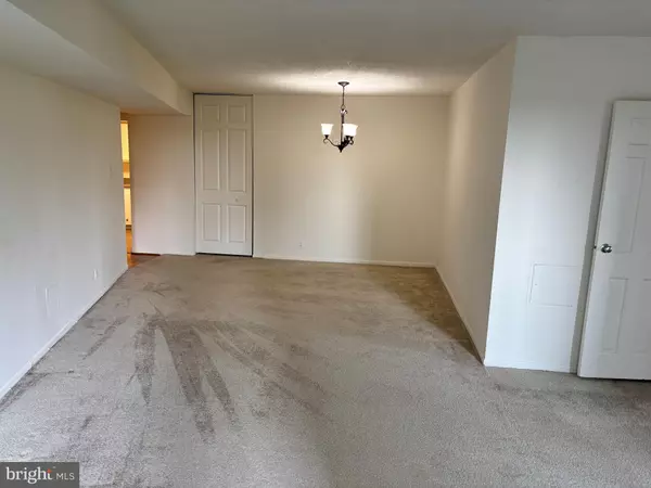 Chevy Chase, MD 20815,4601 N PARK AVE #909