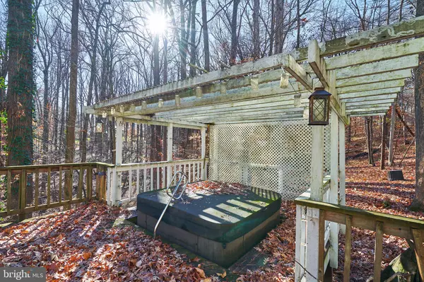 Annandale, VA 22003,8415 SPICEWOOD CT