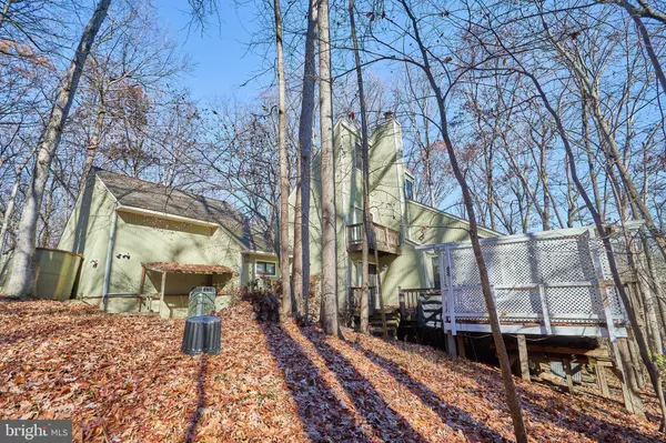 Annandale, VA 22003,8415 SPICEWOOD CT