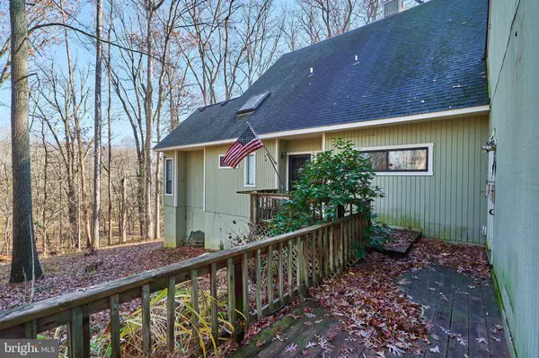 Annandale, VA 22003,8415 SPICEWOOD CT