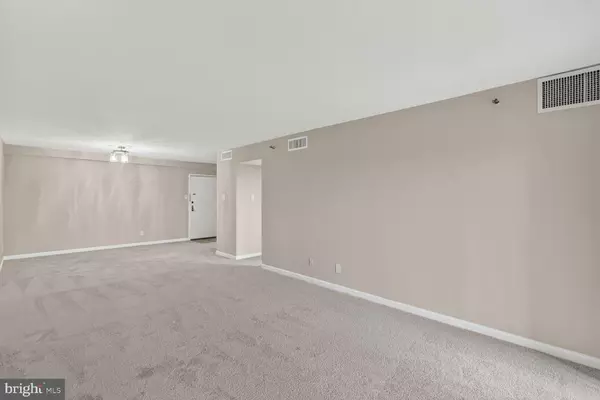 Hyattsville, MD 20783,9200 EDWARDS WAY #811