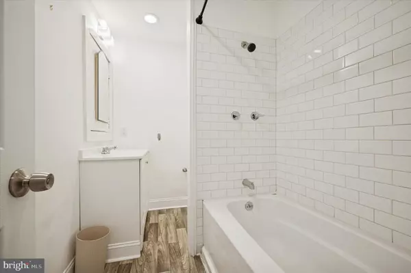 Philadelphia, PA 19127,4645 UMBRIA ST #2