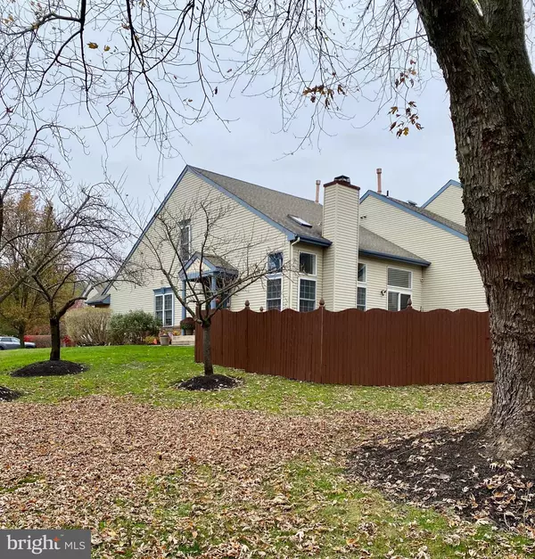 Medford, NJ 08055,1 HILLTOP LN