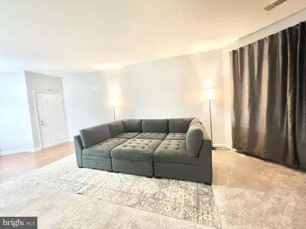 Herndon, VA 20170,12911 ALTON SQ #102