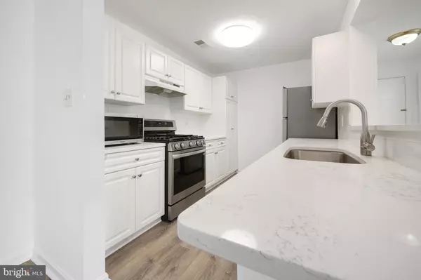 Rockville, MD 20850,10007 VANDERBILT CIR #7