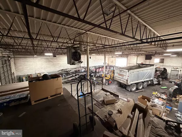 1606 MANNING BLVD, Levittown, PA 19057