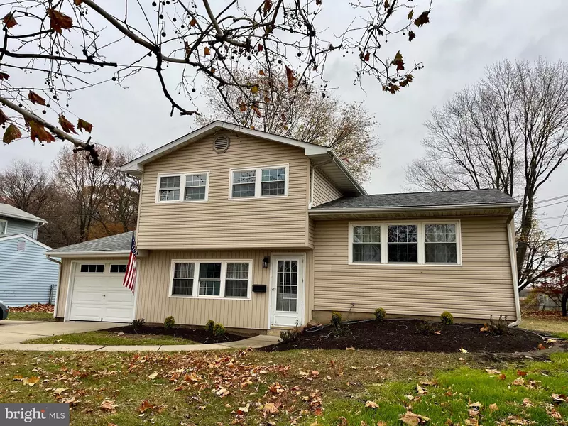 810 S HARMONY RD, Newark, DE 19713