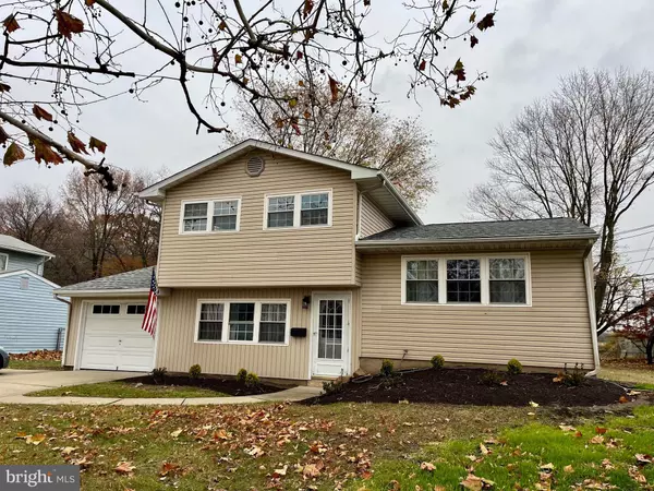 810 S HARMONY RD, Newark, DE 19713