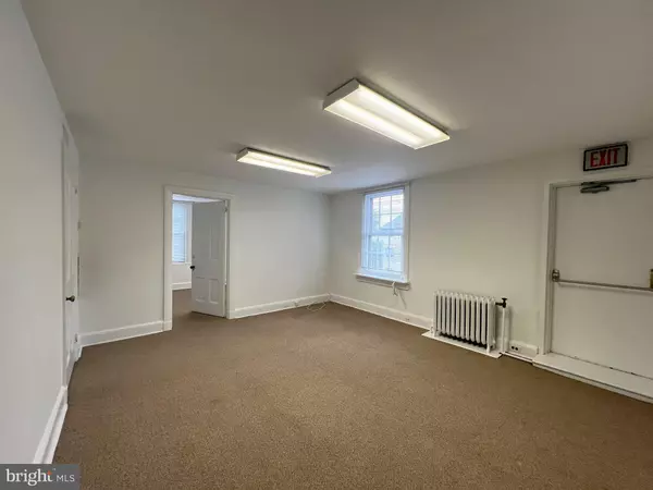 West Chester, PA 19382,105 S HIGH ST