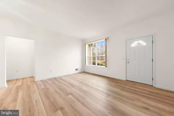 Lakewood, NJ 08701,33 DEERCHASE LN