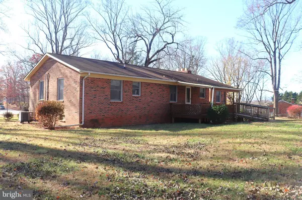 Warrenton, VA 20186,7502 AMBERVIEW LN