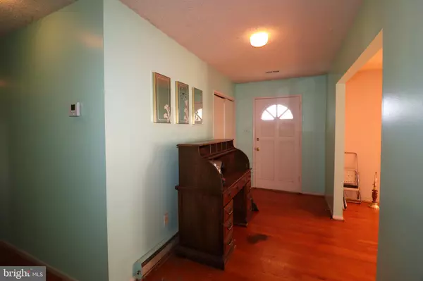 Warrenton, VA 20186,7502 AMBERVIEW LN