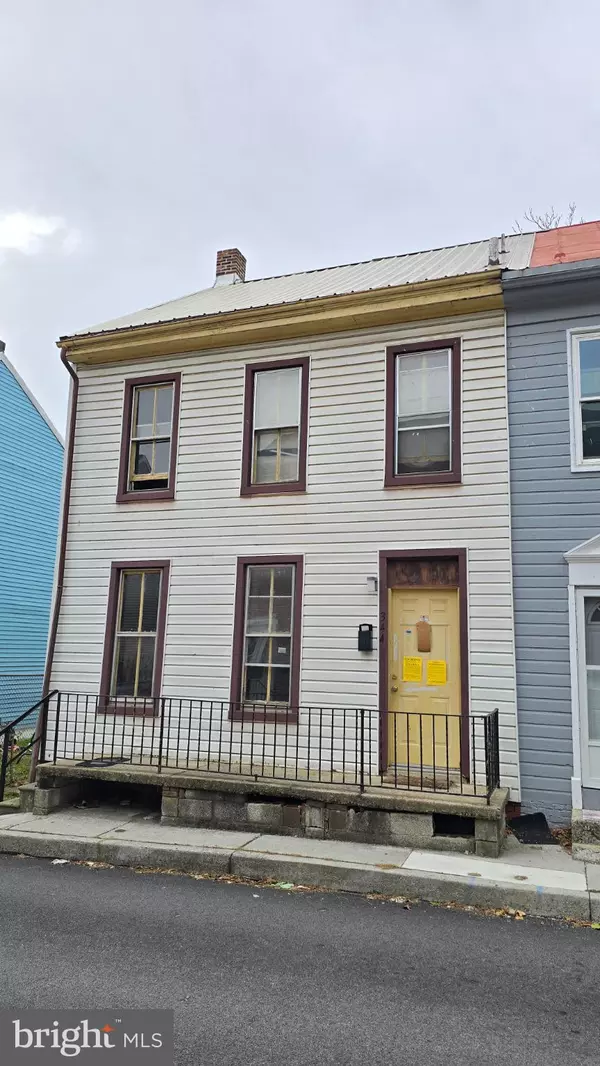 York, PA 17401,344 OAK LN