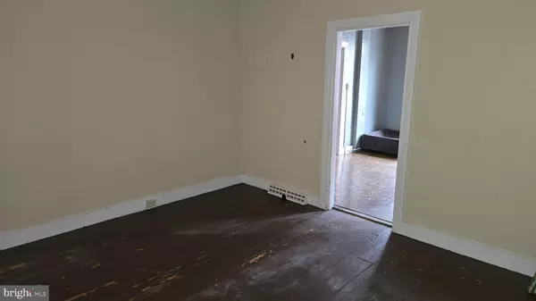 York, PA 17401,344 OAK LN