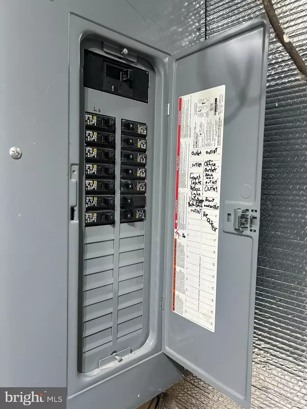 Trenton, NJ 08618,393-REAR BRUNSWICK AVE