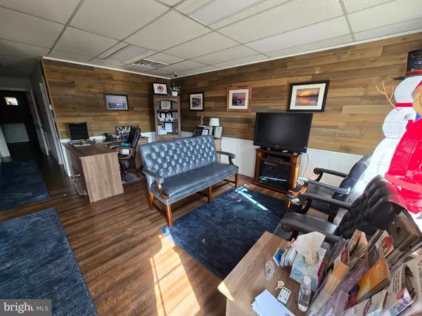 Crisfield, MD 21817,938 W MAIN ST