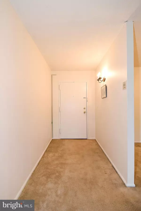 Mclean, VA 22102,7721 TREMAYNE #313