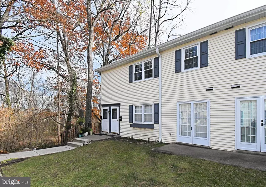 1302 YARDLEY CMNS, Yardley, PA 19067