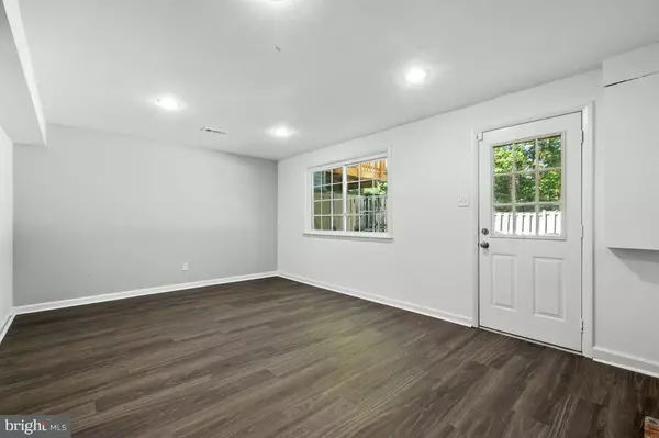 Springfield, VA 22153,8015 STEEPLE CHASE CT