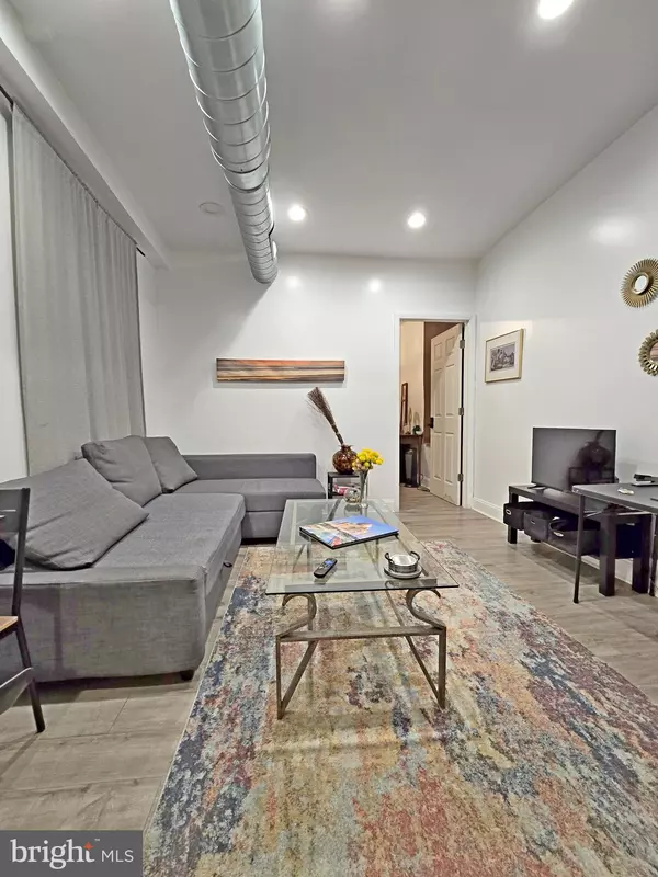 Philadelphia, PA 19144,617 E LOCUST AVE