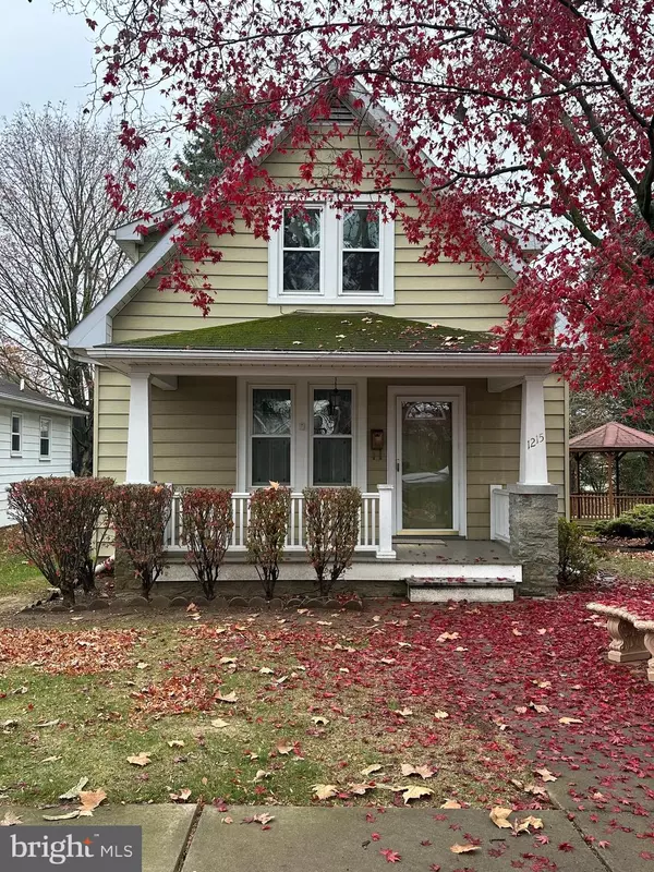 1215 E WALNUT ST, Hanover, PA 17331