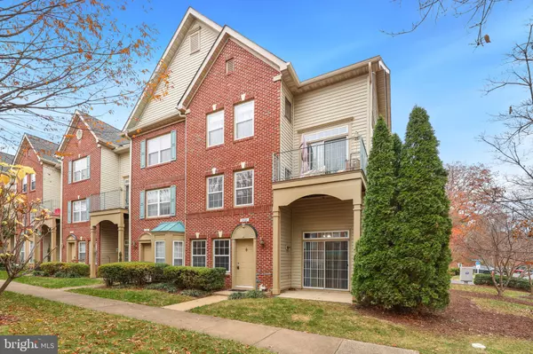 Reston, VA 20191,11824 BRETON CT #24A