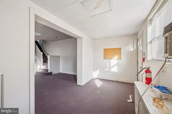 Philadelphia, PA 19131,4085 FORD RD